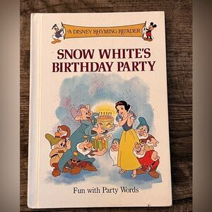 1988 Disney Snow White Birthday Party Book - White, Yellow, Blue